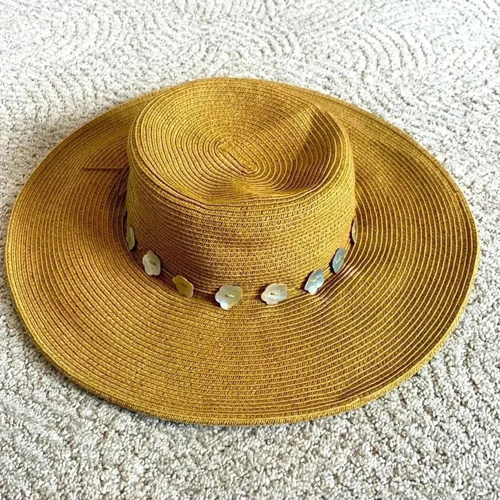 Capelli beach sun hat with flower button detail
